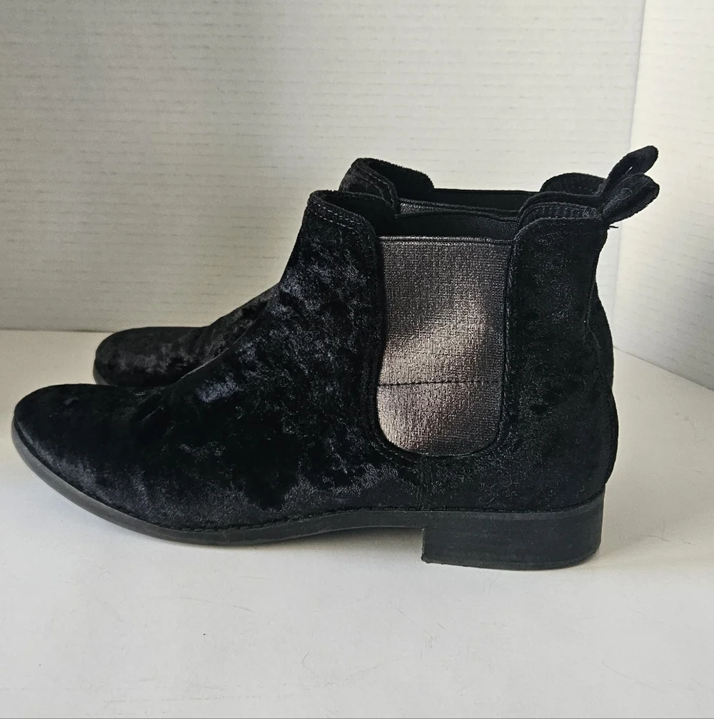 TOMS Ella Chelsea Black‎ Crushed Velvet Ankle Boots Size 9.5